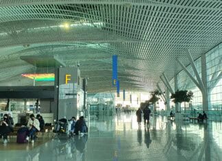 한국의 국제회의 산업 발전은 국제공항 확장과 비례한다.